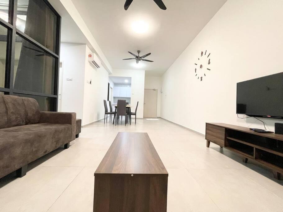 Quartz Near To Jonker Walk With Infinity Pool Cozy 3b2b * Malacca