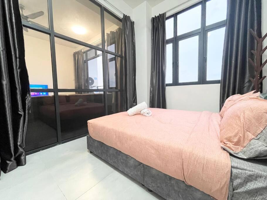 Quartz Near To Jonker Walk With Infinity Pool Cozy 3b2b Pangsapuri Malacca