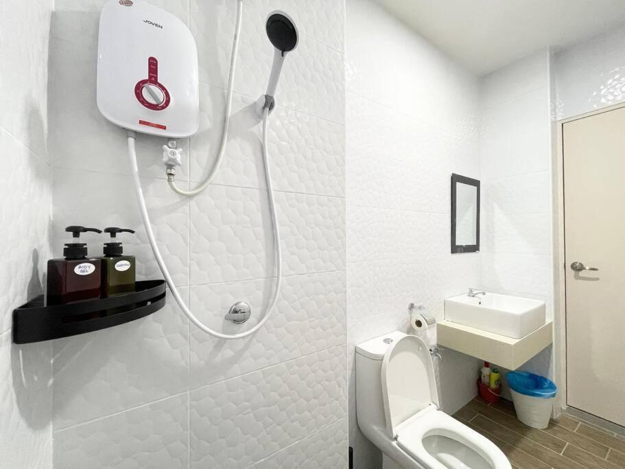 Quartz Near To Jonker Walk With Infinity Pool Cozy 3b2b Pangsapuri