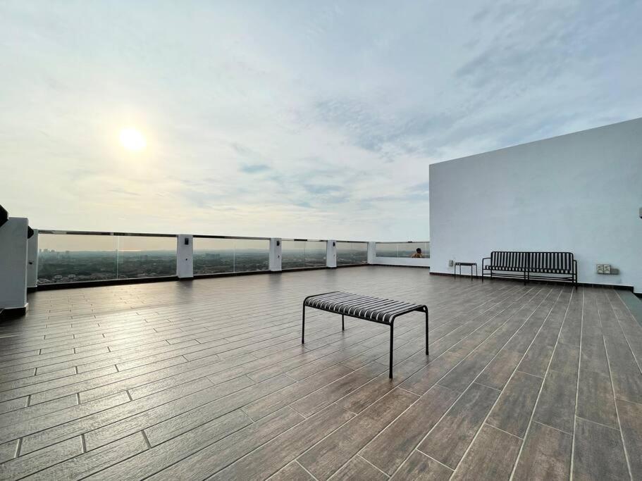 Pangsapuri Quartz Near To Jonker Walk With Infinity Pool Cozy 3b2b Malacca