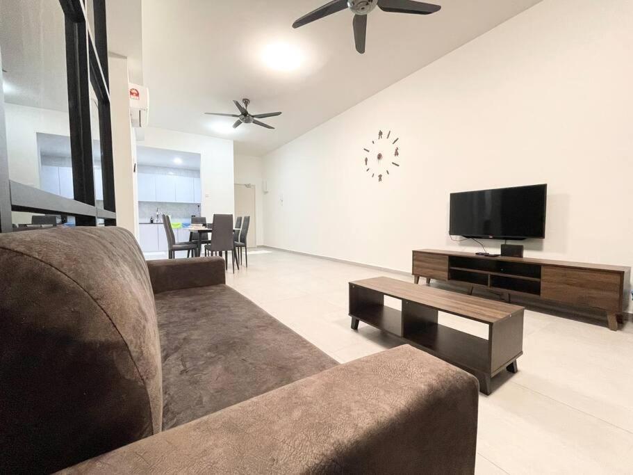 Quartz Near To Jonker Walk With Infinity Pool Cozy 3b2b * Malacca